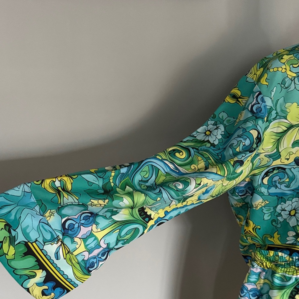 Akira- Vibrant Green and Blue Patterned Jacket and Shorts Set - Picture 6 of 9